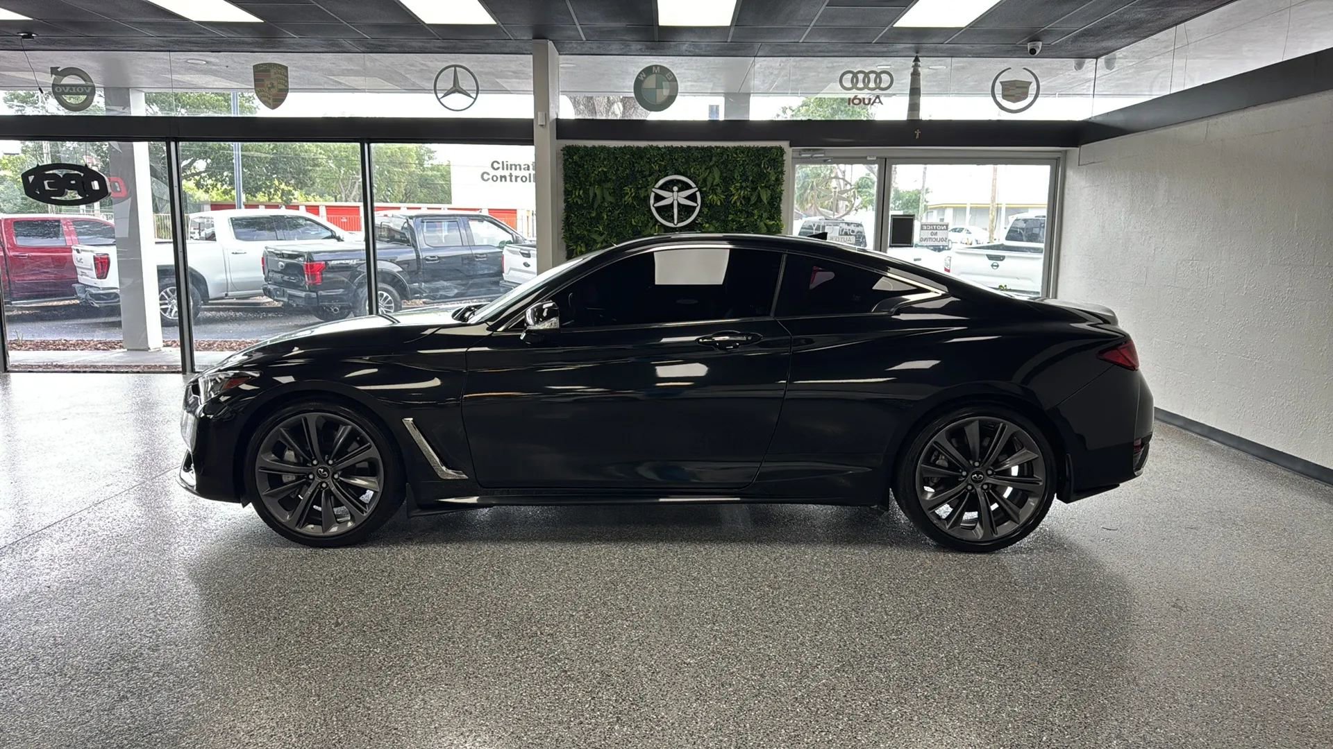 Used 2018 INFINITI Q60 3.0t Sport w/ Sensory Package 3.0T Sport AWD/4WD image 4
