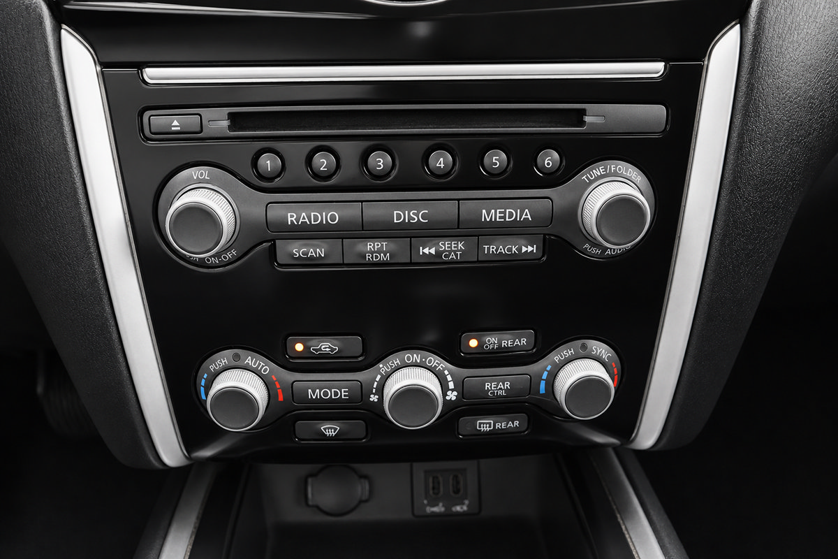 Used 2019 Nissan Pathfinder S AWD/4WD image 35