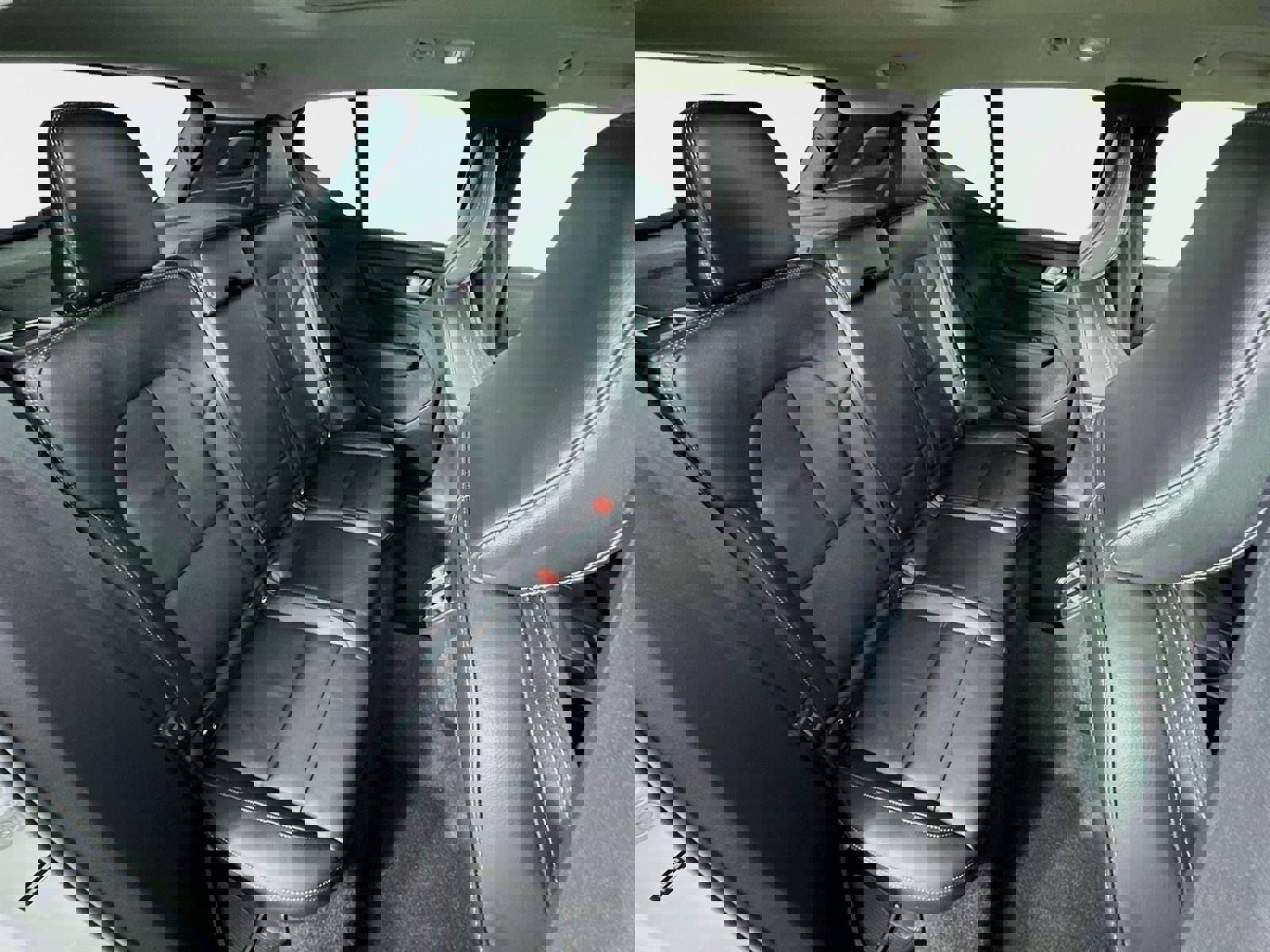 Used 2023 Volvo XC40 B4 Plus w/ Driver Assist Package image 29