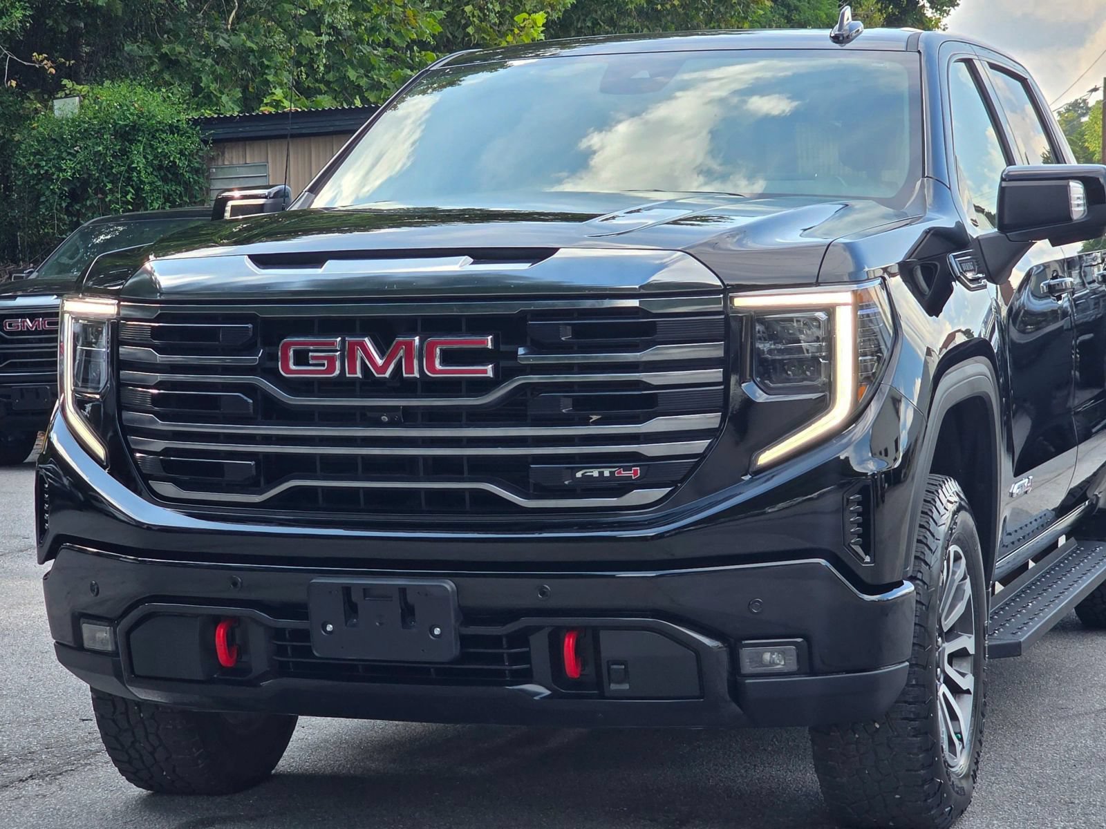 Used 2023 GMC Sierra 1500 AT4 w/ Technology Package AWD/4WD image 2