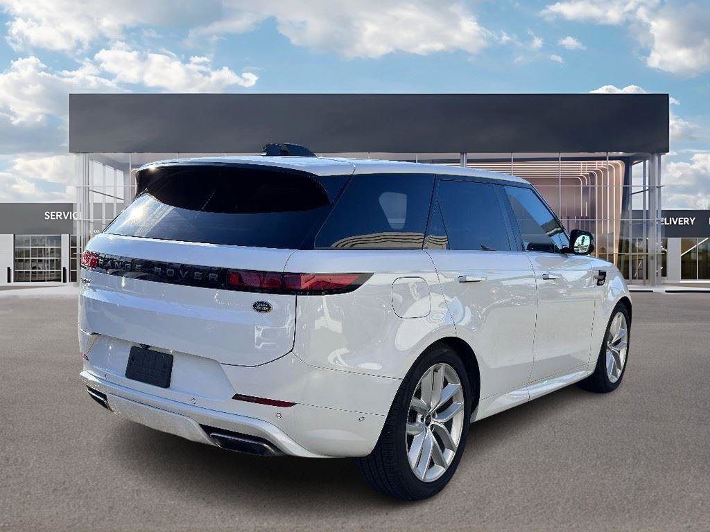 Used 2023 Land Rover Range Rover Sport SE Dynamic image 4