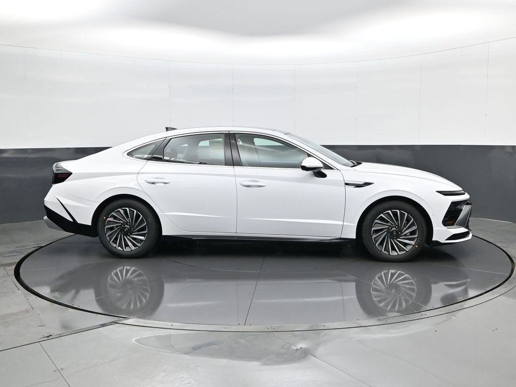 New 2026 Hyundai Sonata Limited FWD image 4