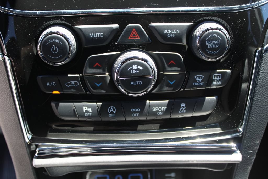 Used 2021 Jeep Grand Cherokee Limited RWD image 21