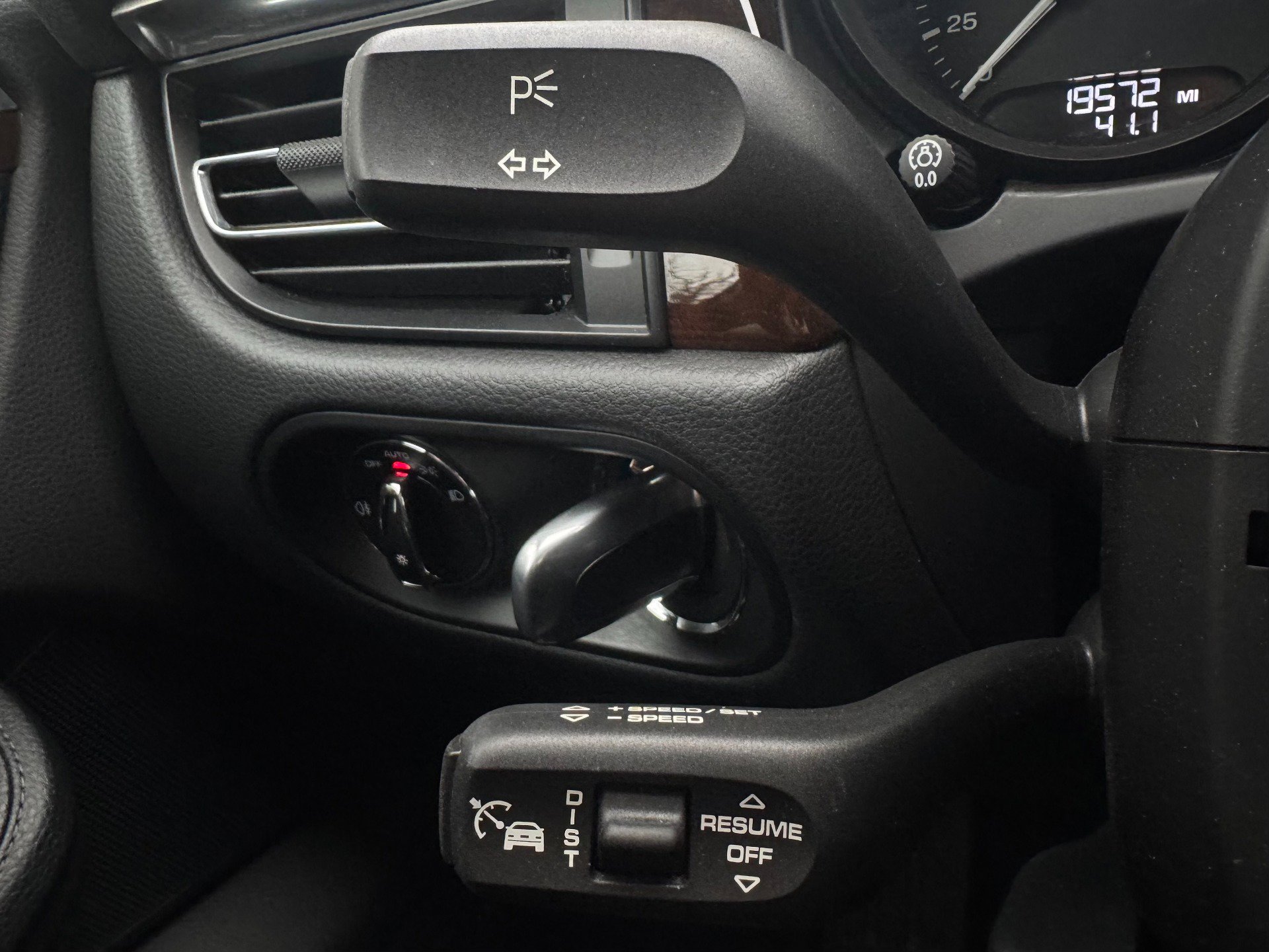 Used 2024 Porsche Macan image 57