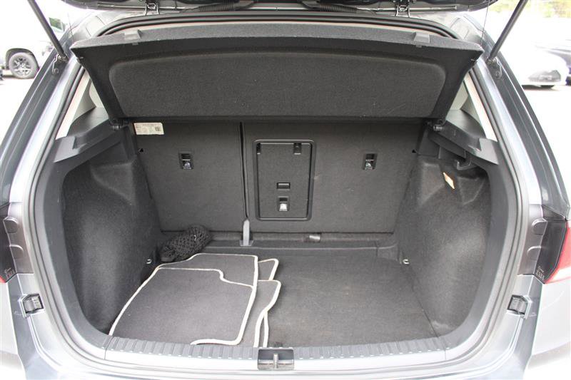 Used 2023 Volkswagen Taos SE w/ Panoramic Sunroof Package image 19