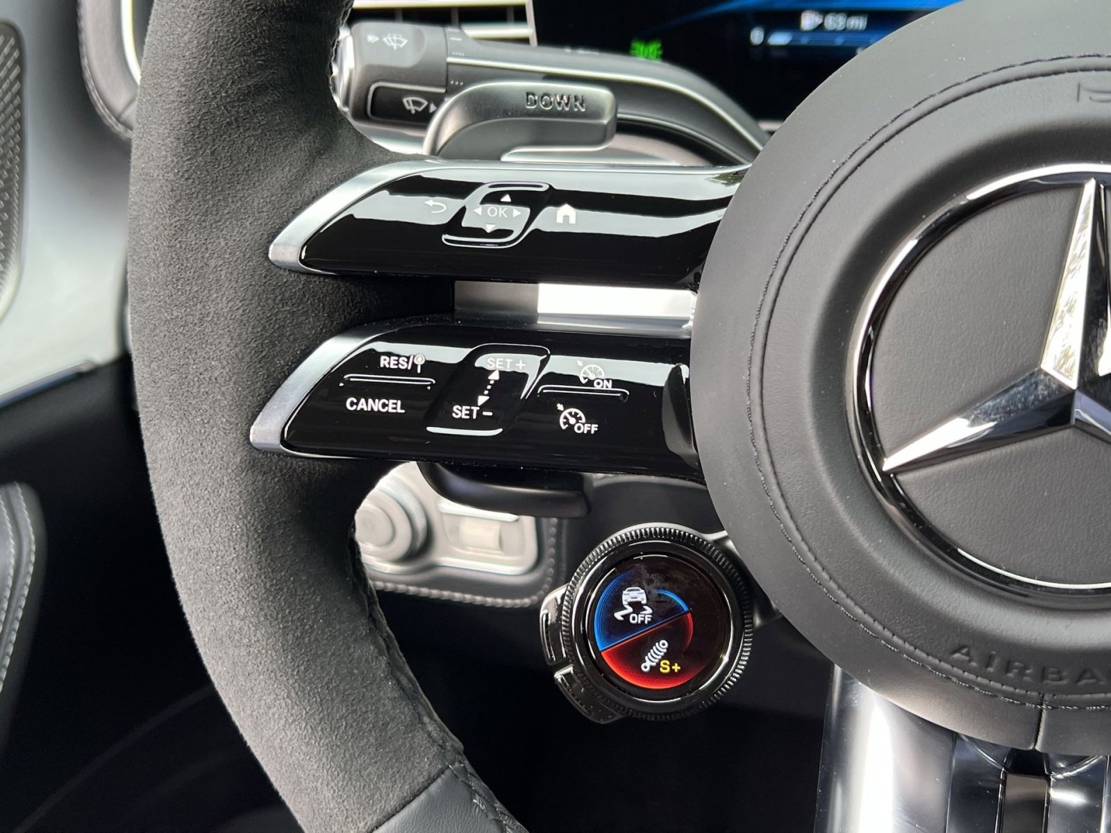 New 2026 Mercedes-Benz GLE 53 AMG 4MATIC Coupe image 32