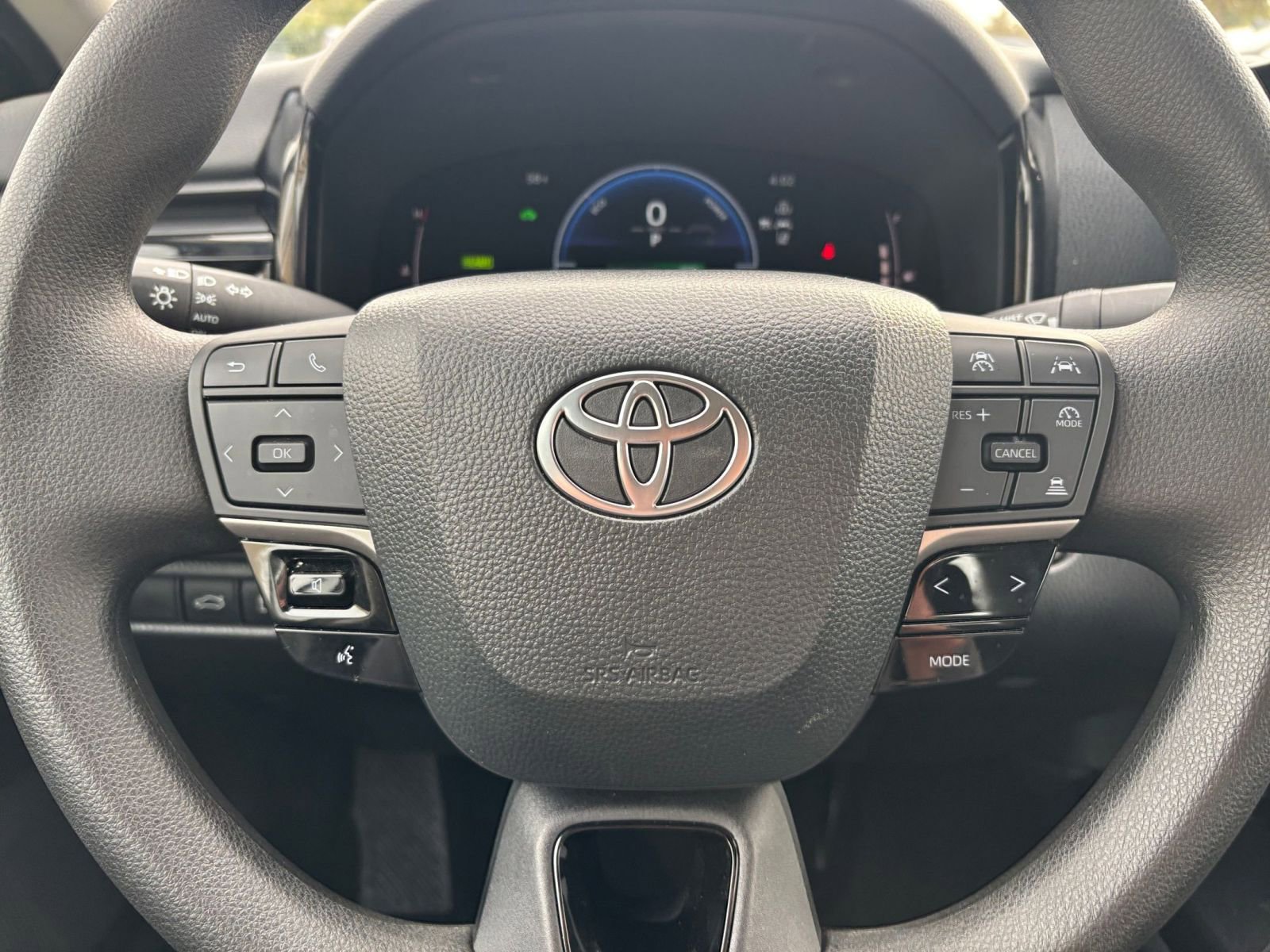 Used 2025 Toyota Camry LE image 27