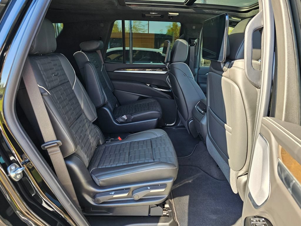 New 2026 Cadillac Escalade Platinum Sport AWD/4WD image 12
