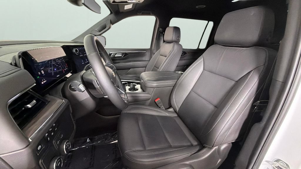 Certified 2025 Chevrolet Suburban LT w/ Comfort Package RWD image 17