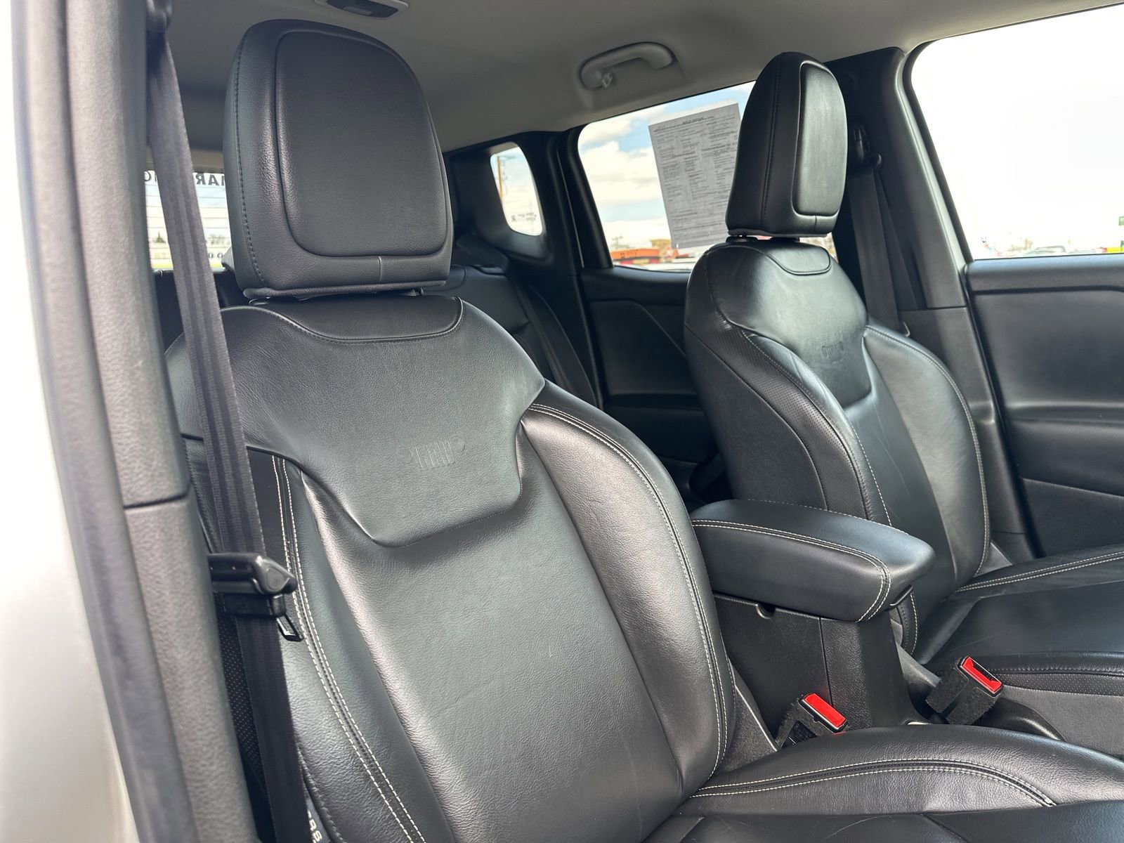 Used 2016 Jeep Renegade Limited AWD/4WD image 33