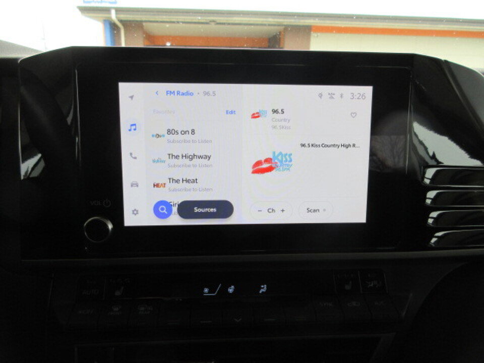 Used 2025 Toyota Camry LE w/ Convenience Package image 20