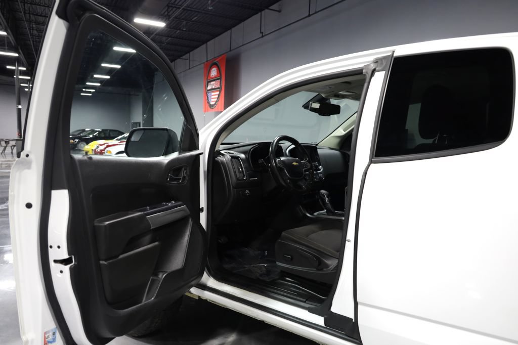 Used 2022 Chevrolet Colorado LT w/ Fleet Safety Package RWD image 9