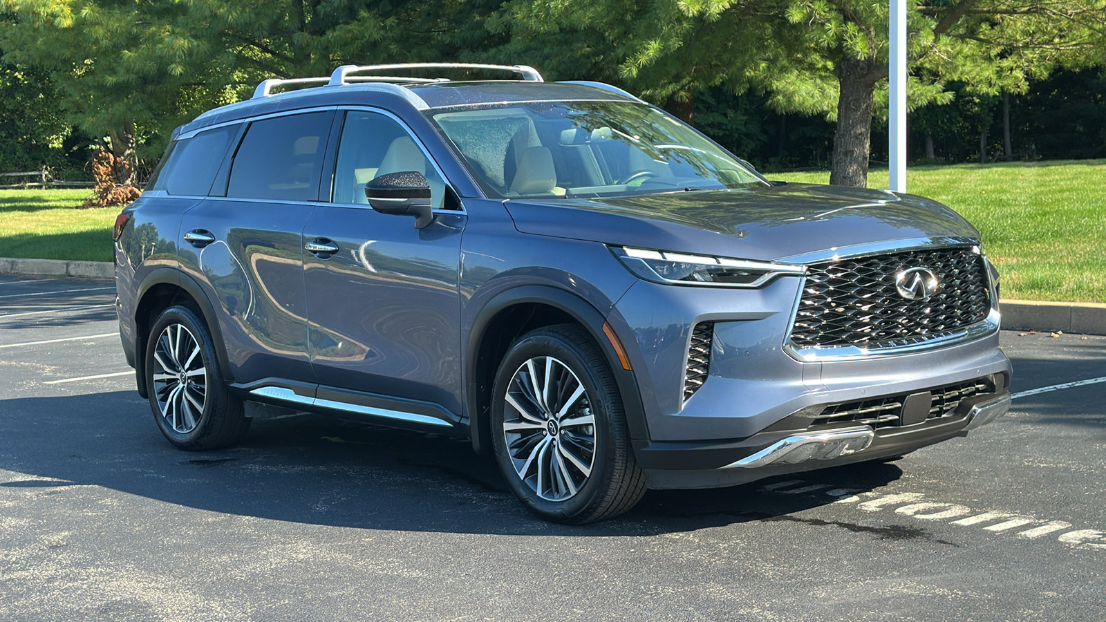 Certified 2022 INFINITI QX60 Sensory w/ Cargo Package image 2