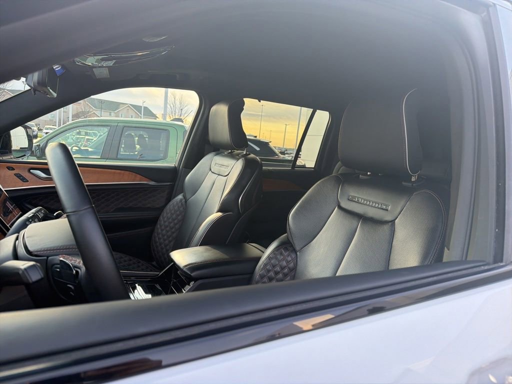 Used 2022 Jeep Grand Cherokee Summit image 10