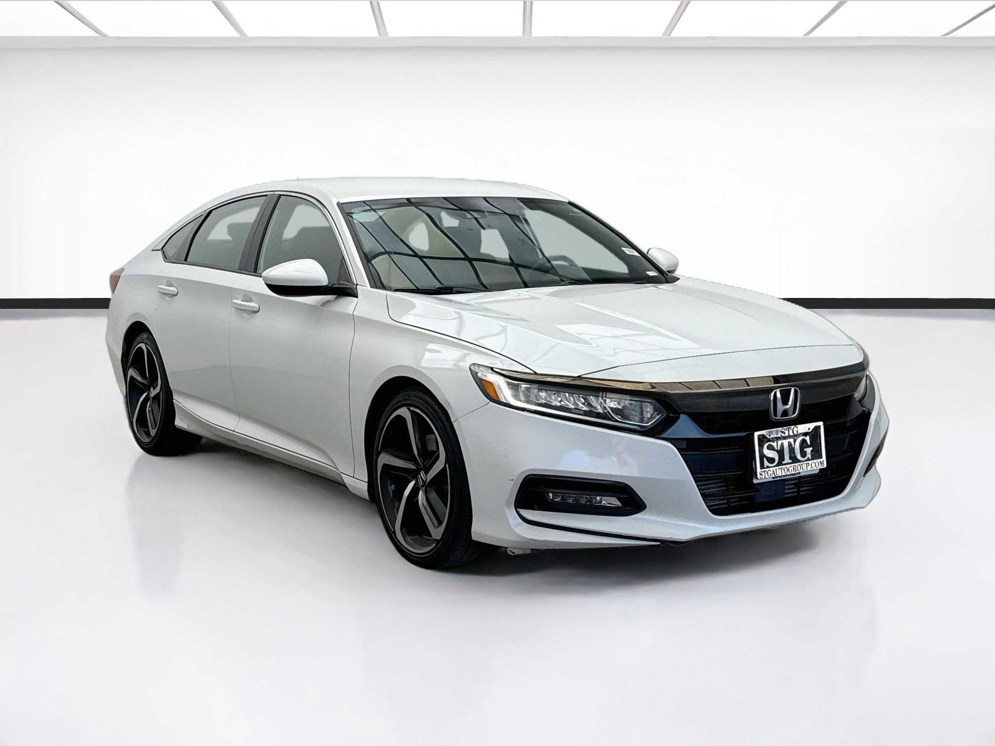 Used 2019 Honda Accord Sport image 3