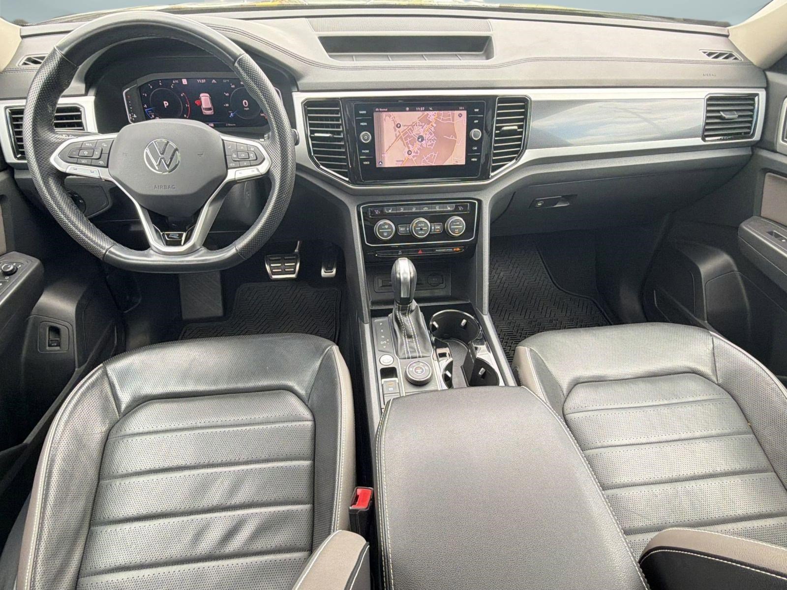 Used 2023 Volkswagen Atlas SEL Premium AWD/4WD image 16