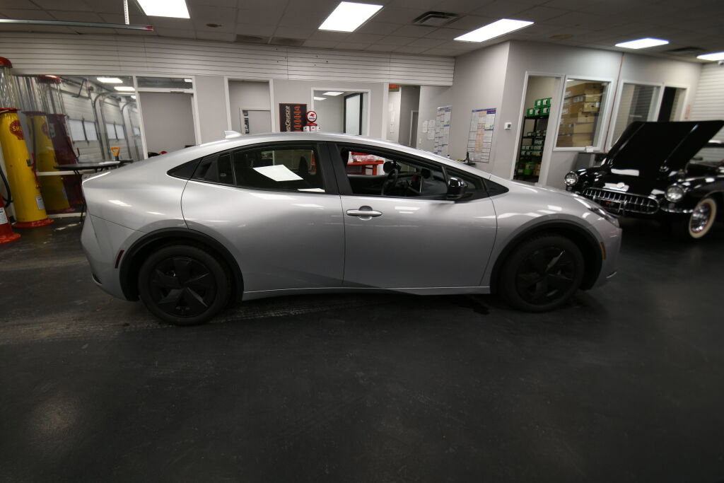 Used 2024 Toyota Prius LE image 8