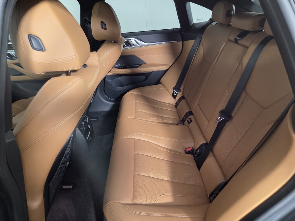 Used 2023 BMW i4 eDrive40 w/ M Sport Package RWD image 21