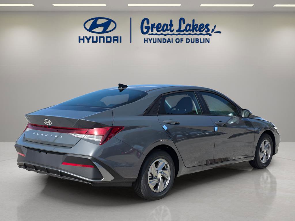 New 2026 Hyundai Elantra SE FWD image 5