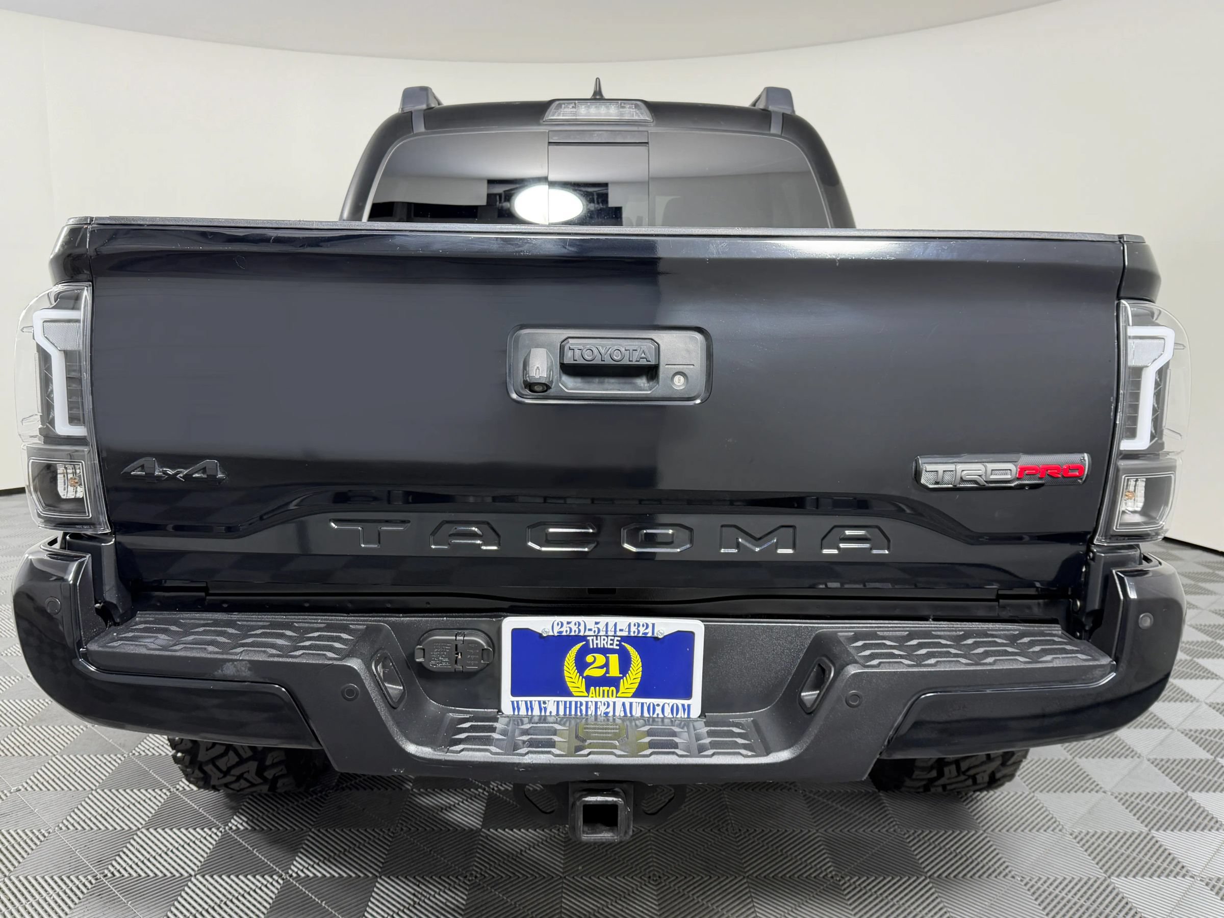 Used 2019 Toyota Tacoma TRD Pro AWD/4WD image 9