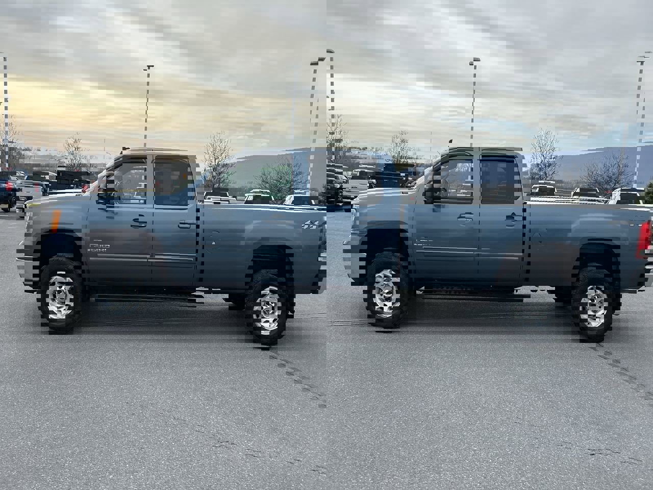 Used 2007 GMC Sierra 3500 SLT w/ Convenience Package image 4