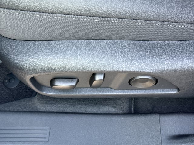 New 2026 GMC Terrain Denali w/ LPO, Black Badging Package image 17