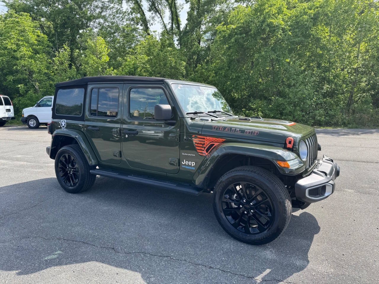 Used 2021 Jeep Wrangler Unlimited Sahara w/ Cold Weather Group AWD/4WD image 10