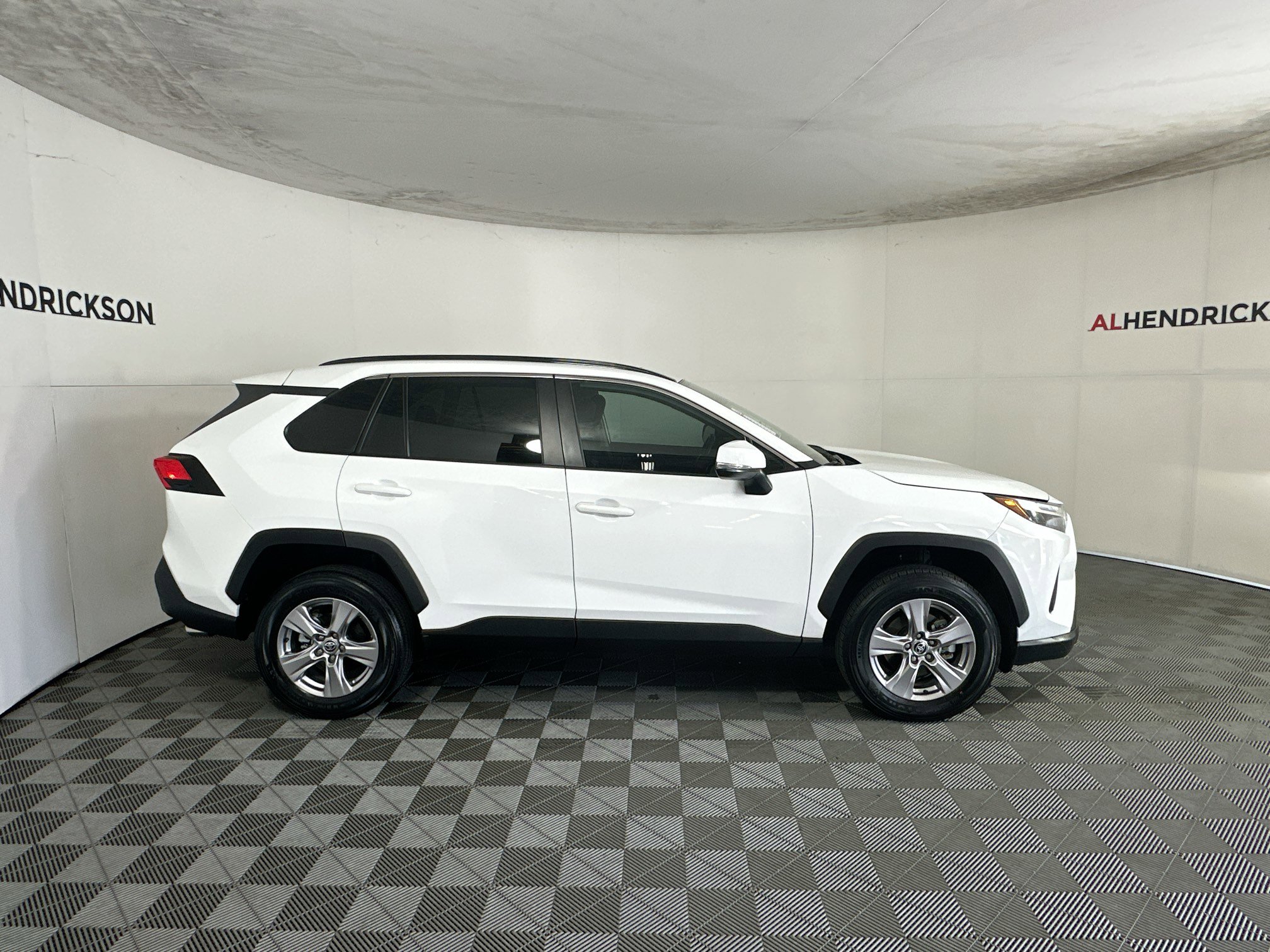 Used 2023 Toyota RAV4 XLE image 2