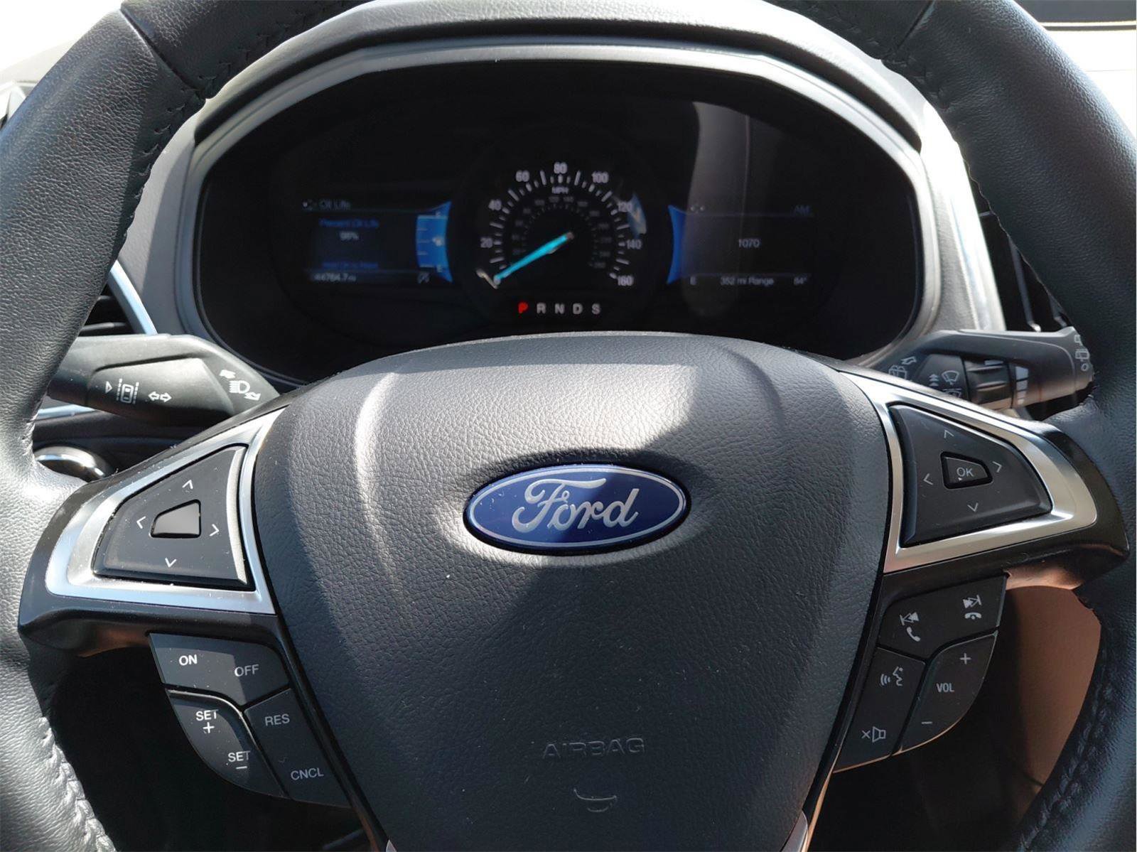 Used 2024 Ford Edge Titanium image 18
