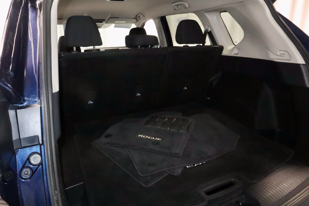 Certified 2026 Nissan Rogue SV FWD image 14