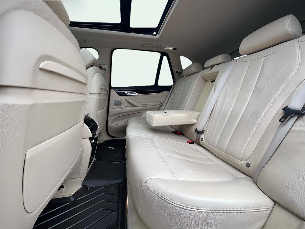 Used 2015 BMW X5 xDrive35d image 22