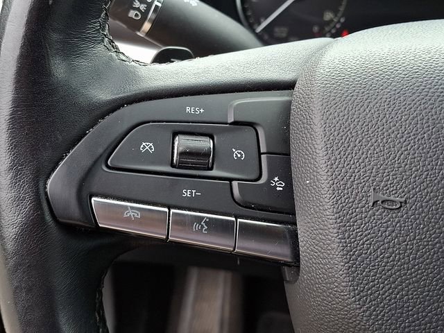 Used 2023 Cadillac XT4 Premium Luxury image 17