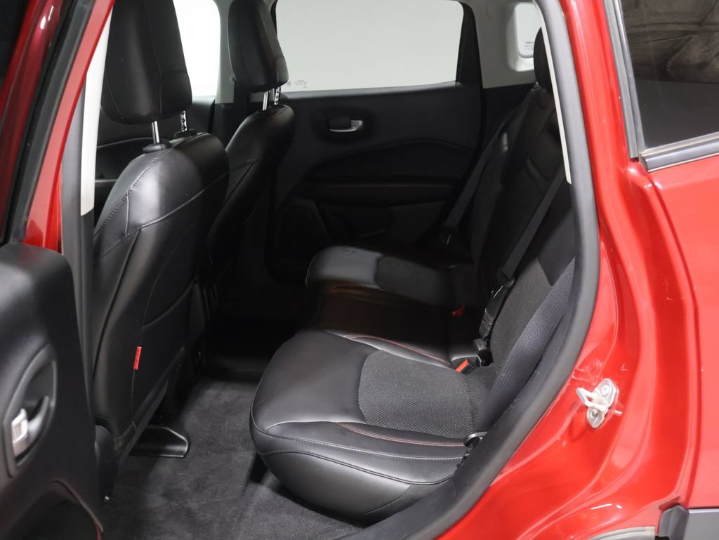Used 2018 Jeep Compass Trailhawk w/ Cold Weather Group AWD/4WD image 18