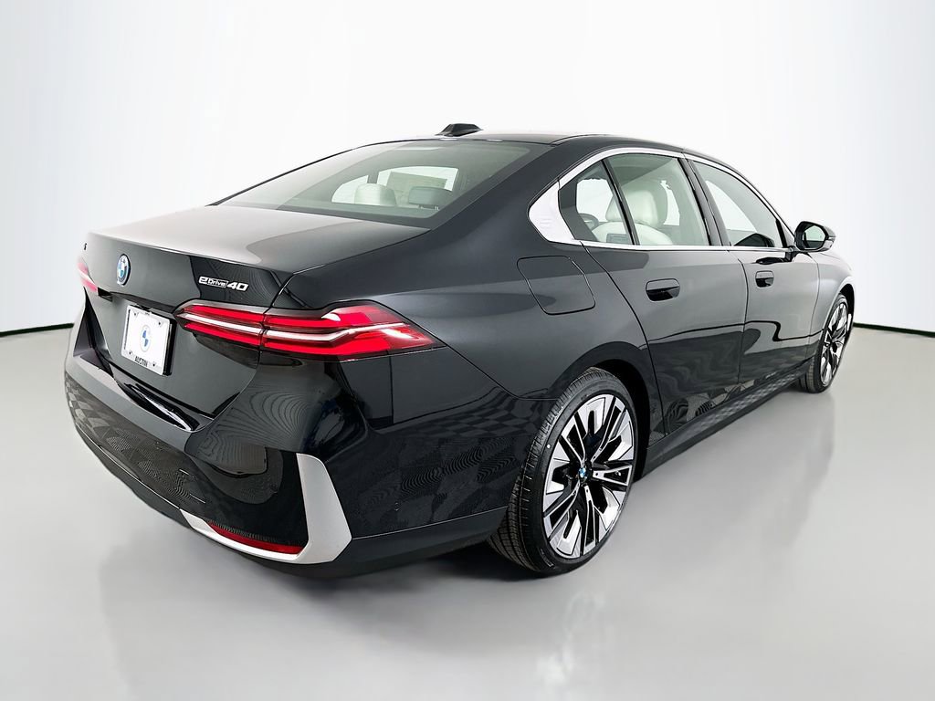 New 2026 BMW i5 eDrive40 w/ Premium Package image 5
