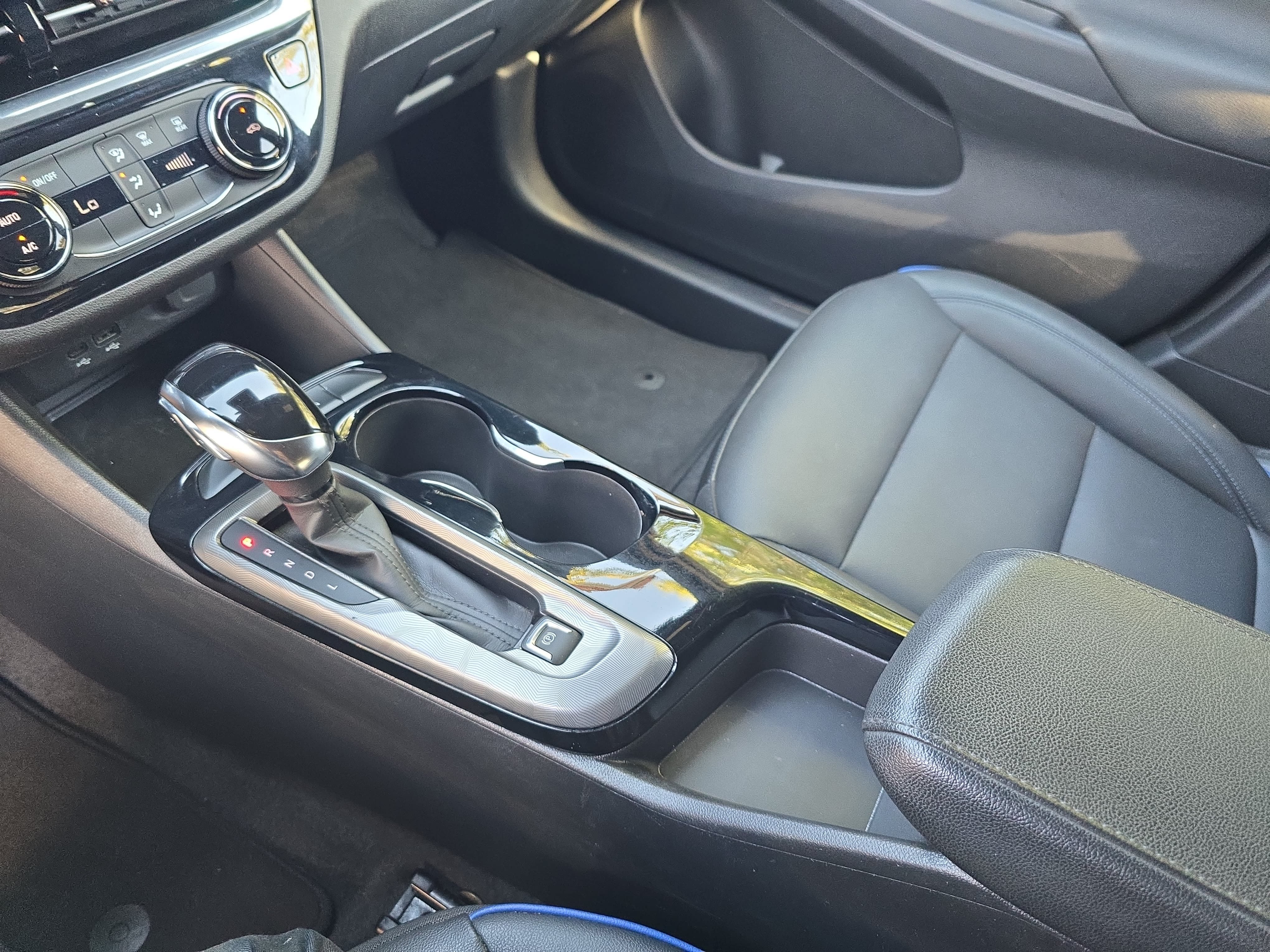 Used 2025 Buick Envista Sport Touring FWD image 24