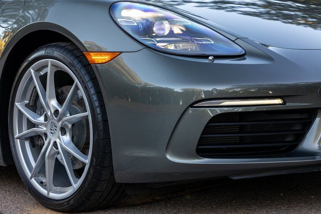 Used 2021 Porsche 718 Boxster Base w/ Premium Package image 43