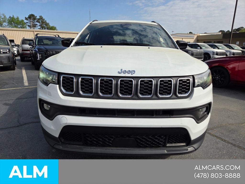 Used 2024 Jeep Compass Latitude image 17