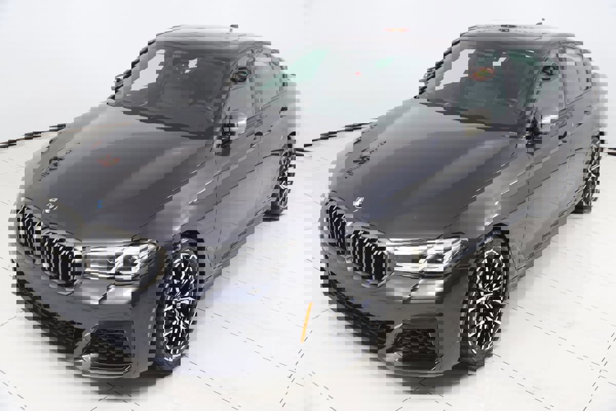 Used 2023 BMW M550i xDrive image 27