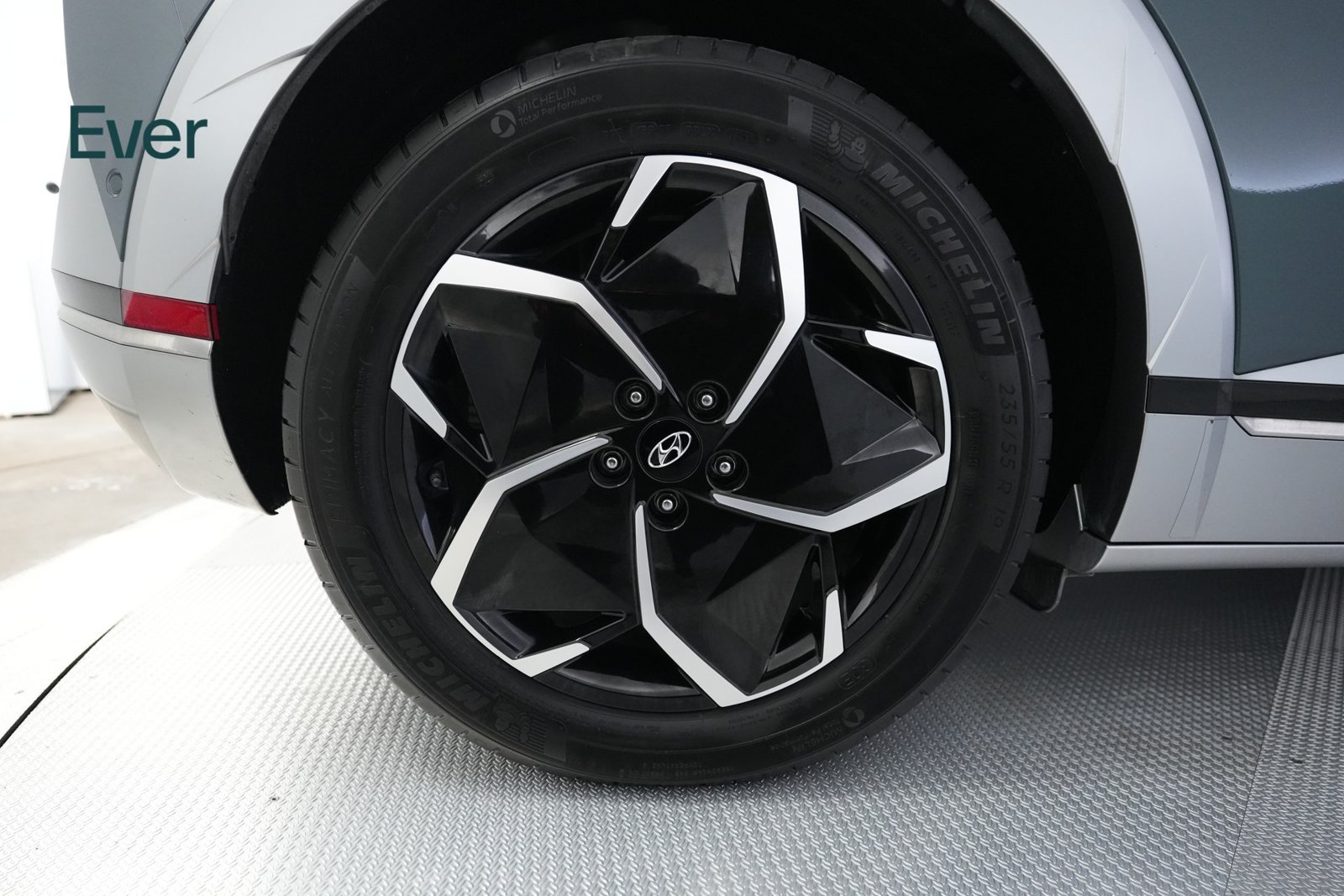 Used 2024 Hyundai Ioniq 5 Limited RWD image 21