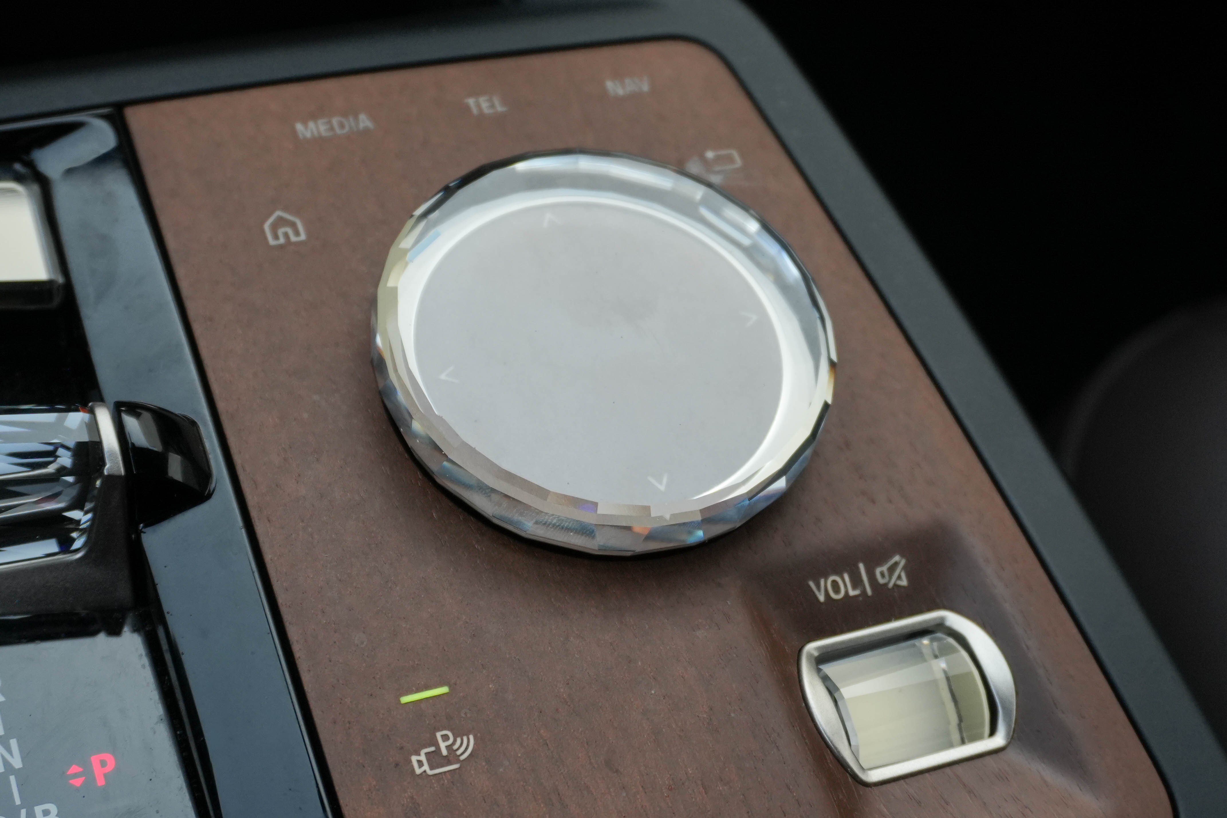 Certified 2023 BMW iX xDrive50 w/ Premium Package AWD/4WD image 27