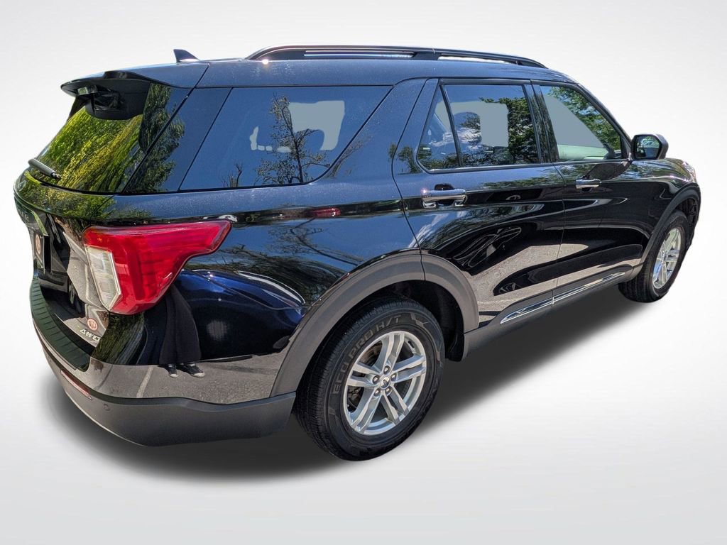 Used 2022 Ford Explorer XLT w/ Equipment Group 202A AWD/4WD image 3