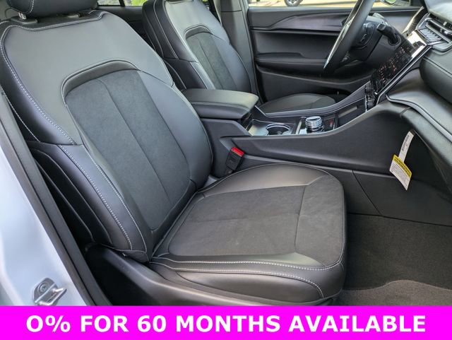 New 2025 Jeep Grand Cherokee Altitude image 29