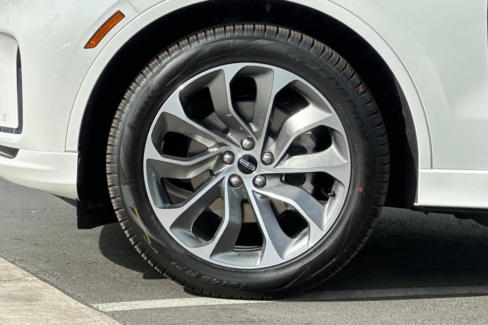 New 2026 Lincoln Aviator Premiere w/ Jet Appearance Package image 25