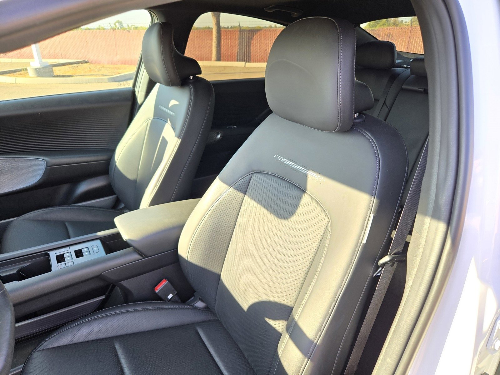 Used 2023 Hyundai Ioniq 6 Limited image 14