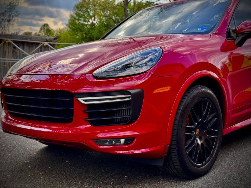 Used 2016 Porsche Cayenne GTS AWD/4WD image 9