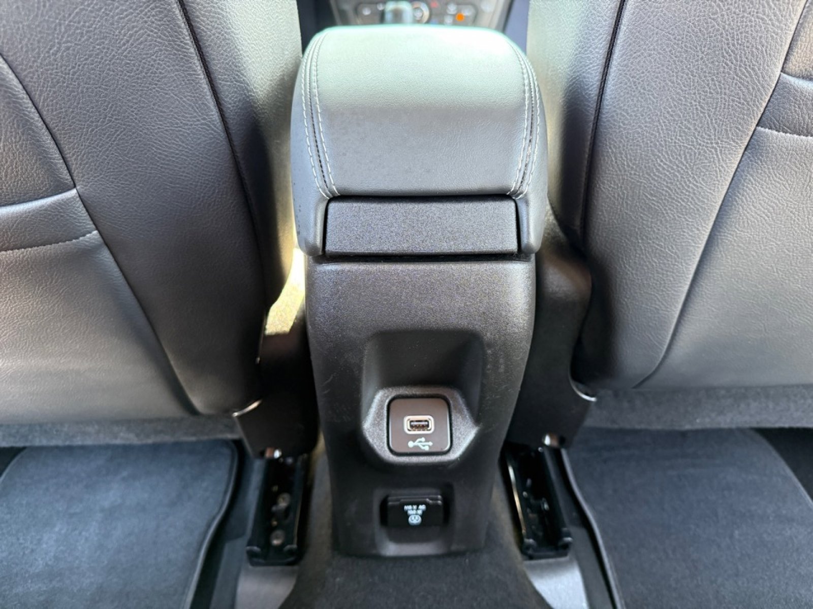 Used 2021 Jeep Renegade Limited image 34