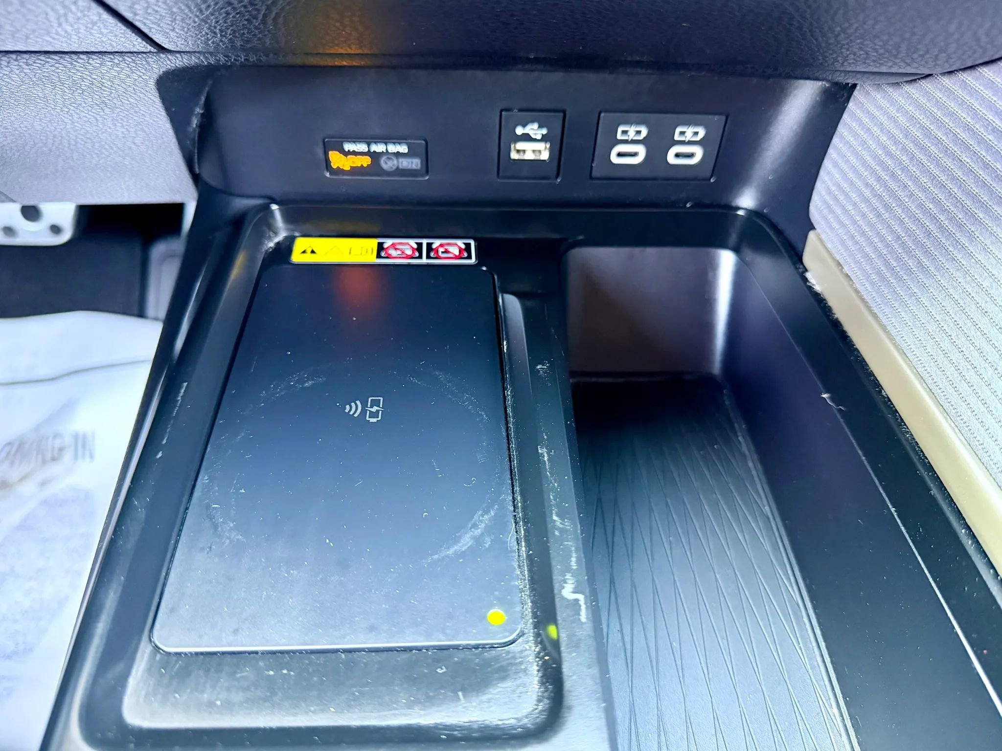 Used 2025 Toyota Camry SE w/ Convenience Package image 18