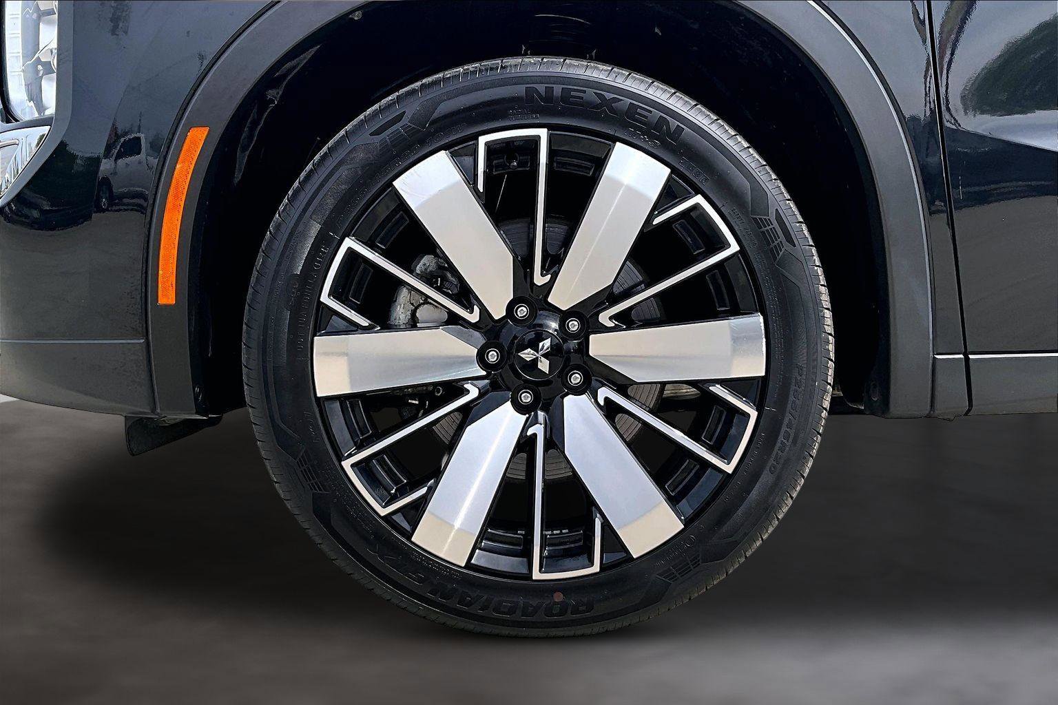 Used 2025 Mitsubishi Outlander SE FWD image 10