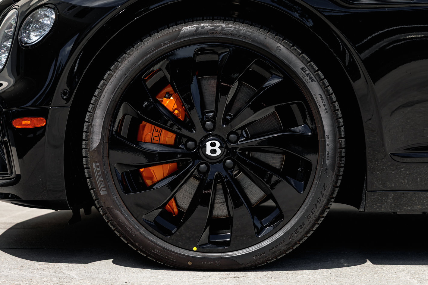 New 2025 Bentley Flying Spur Plug-In Hybrid image 15