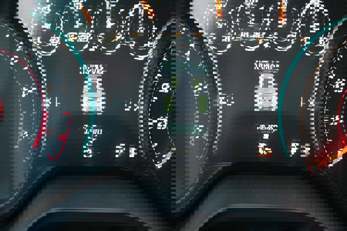 Used 2017 Chevrolet Camaro SS w/ 50th Anniversary Edition image 28